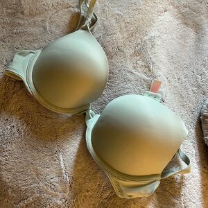 PINK Victoria's Secret Light Green Bra